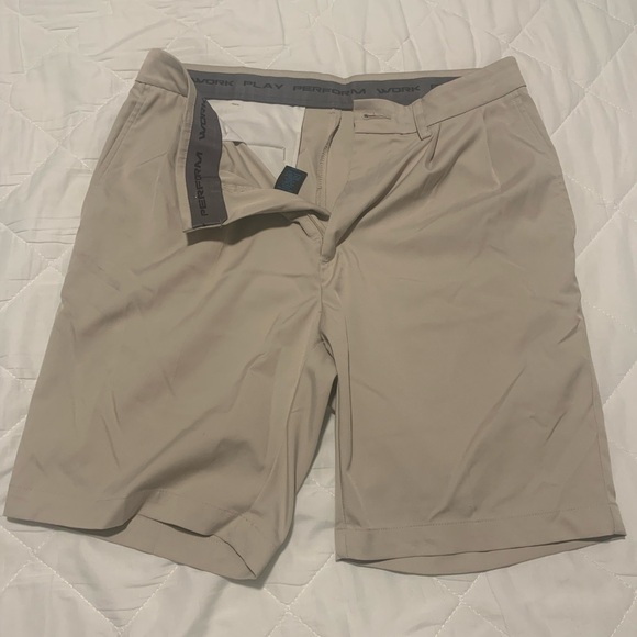 Men’s 32 Golf Short - Picture 1 of 3